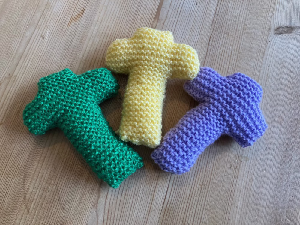 Knitted Holding Cross